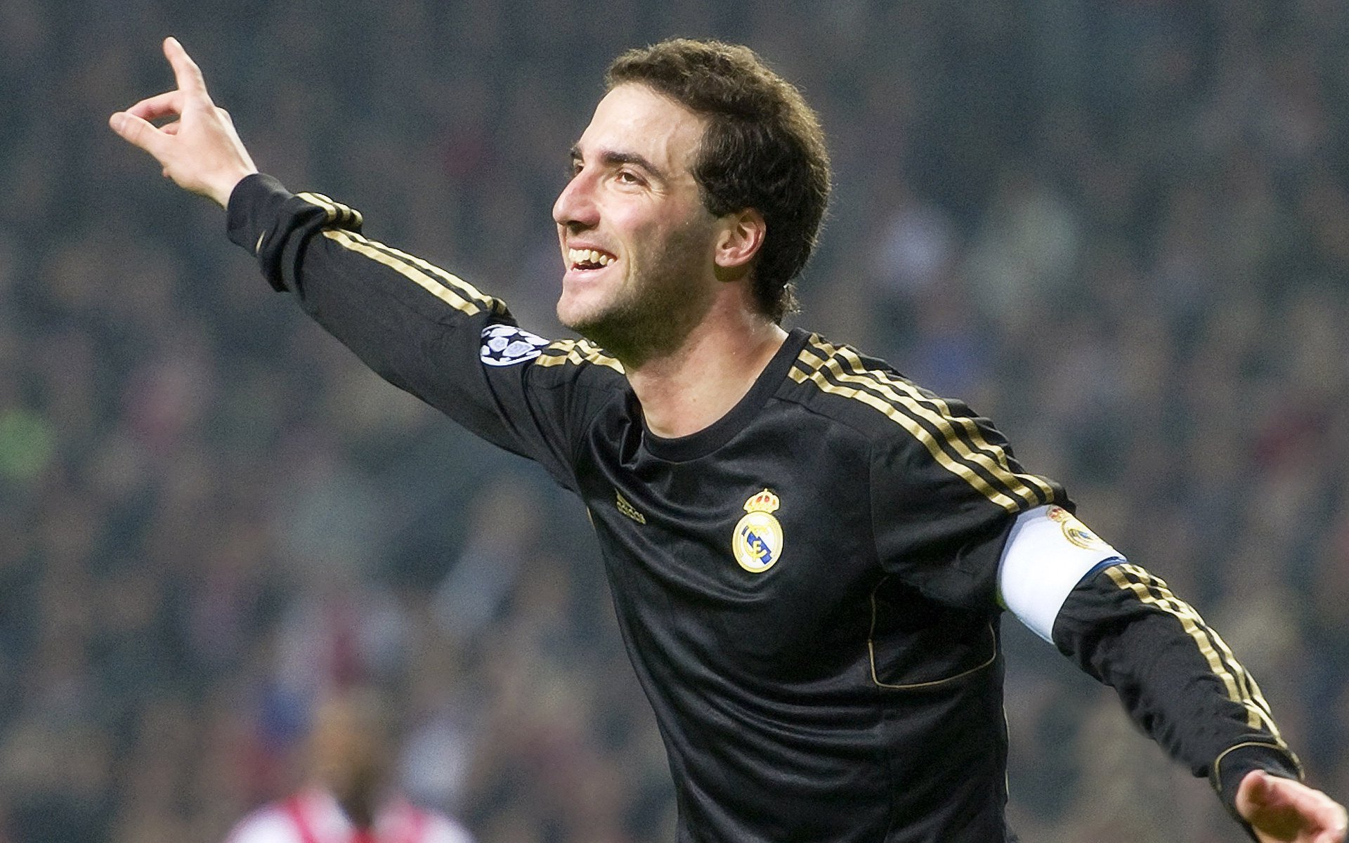 AC米兰新阵型奏效，赢得关键比赛，ac米兰最新